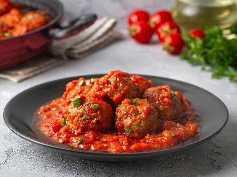 Soslu Köfte